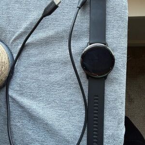 Garmin Venu 3 - Used in good condition, brand new unused band